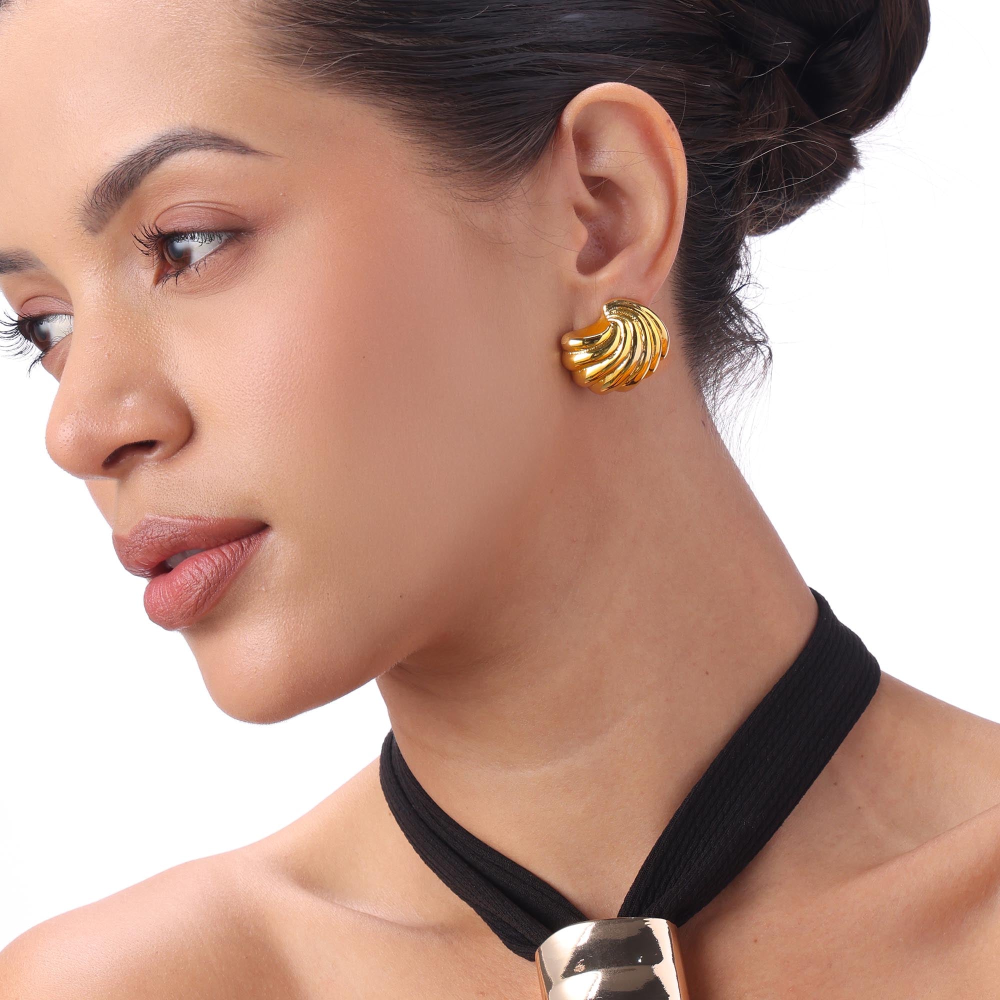 Aarna — earrings by Sucra Luxe (view 3)